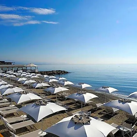 Villaggio Internazionale Ξενοδοχείο με διαμερίσματα