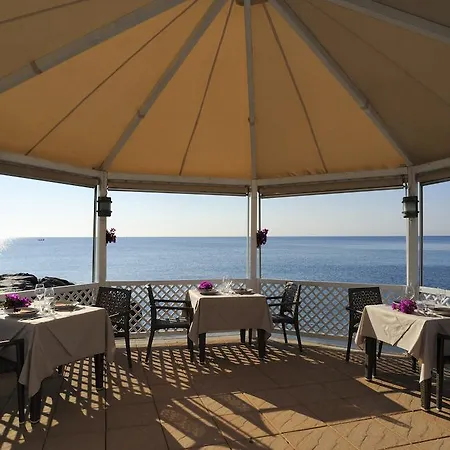 Villaggio Internazionale Αλμπένγκα